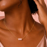 Collier Pierre Rose en Quartz Rose LUMIA®, Tube sur Chaîne Dorée Femme