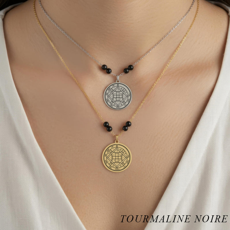 Collier talisman Quatrième Pentacle de Vénus avec perles en tourmaline noire, bijou de fidélité et protection affective
