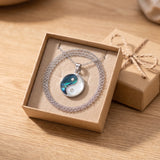 Collier Pendentif Yin Yang en Nacre Naturelle Bleue et Blanche