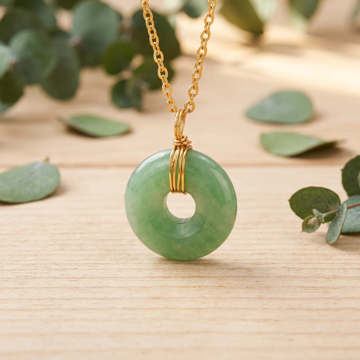 Pendentif aventurine donut en pierre naturelle, bélière en fil doré