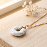 Collier Howlite Blanche Doré, Pendentif Donut 17 mm
