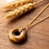 Collier Œil de Tigre Femme, Pendentif Donut sur Chaîne Dorée