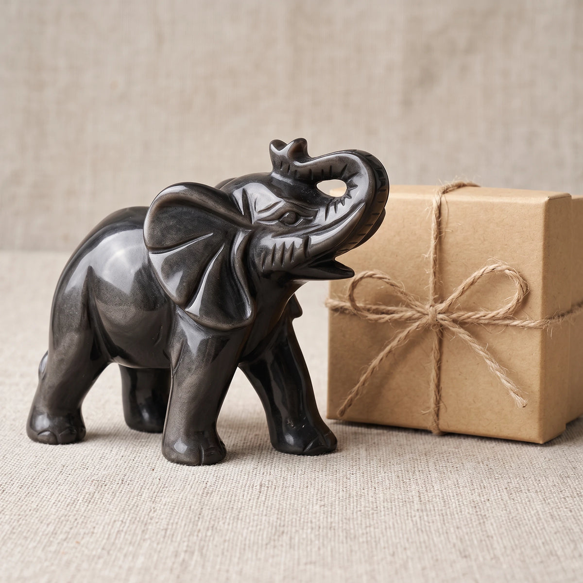 Éléphant porte-bonheur en pierre, idée cadeau avec sa boîte