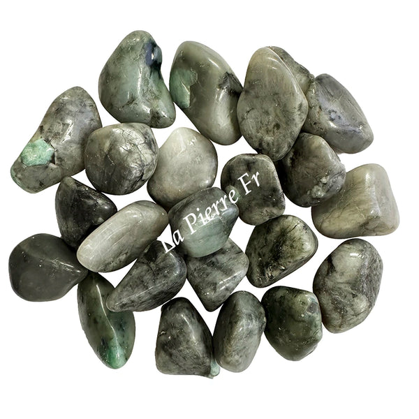 Émeraude pierre naturelle – vert profond et bienfaits en lithothérapie
