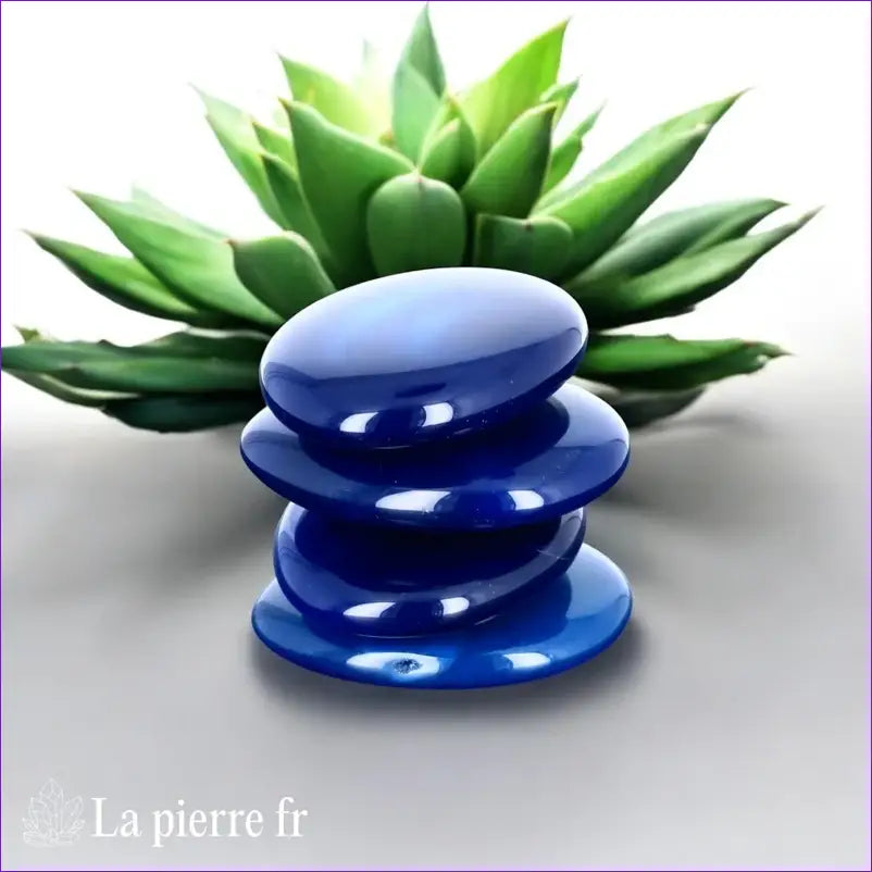 Agate Bleue en galet plat - Pierre de Stabilité