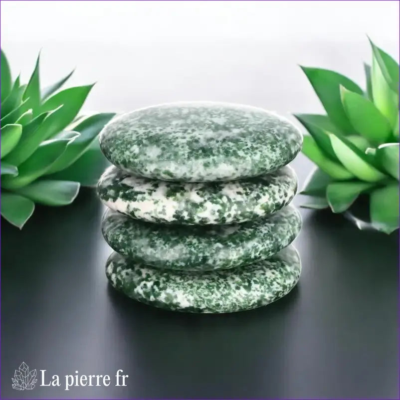 Jade Impérial en galet plat - Pierre Naturelle d'Éloquence et de Sérénité