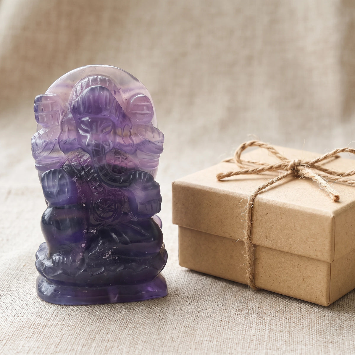 Ganesh porte-bonheur en fluorite, idée cadeau avec sa boîte