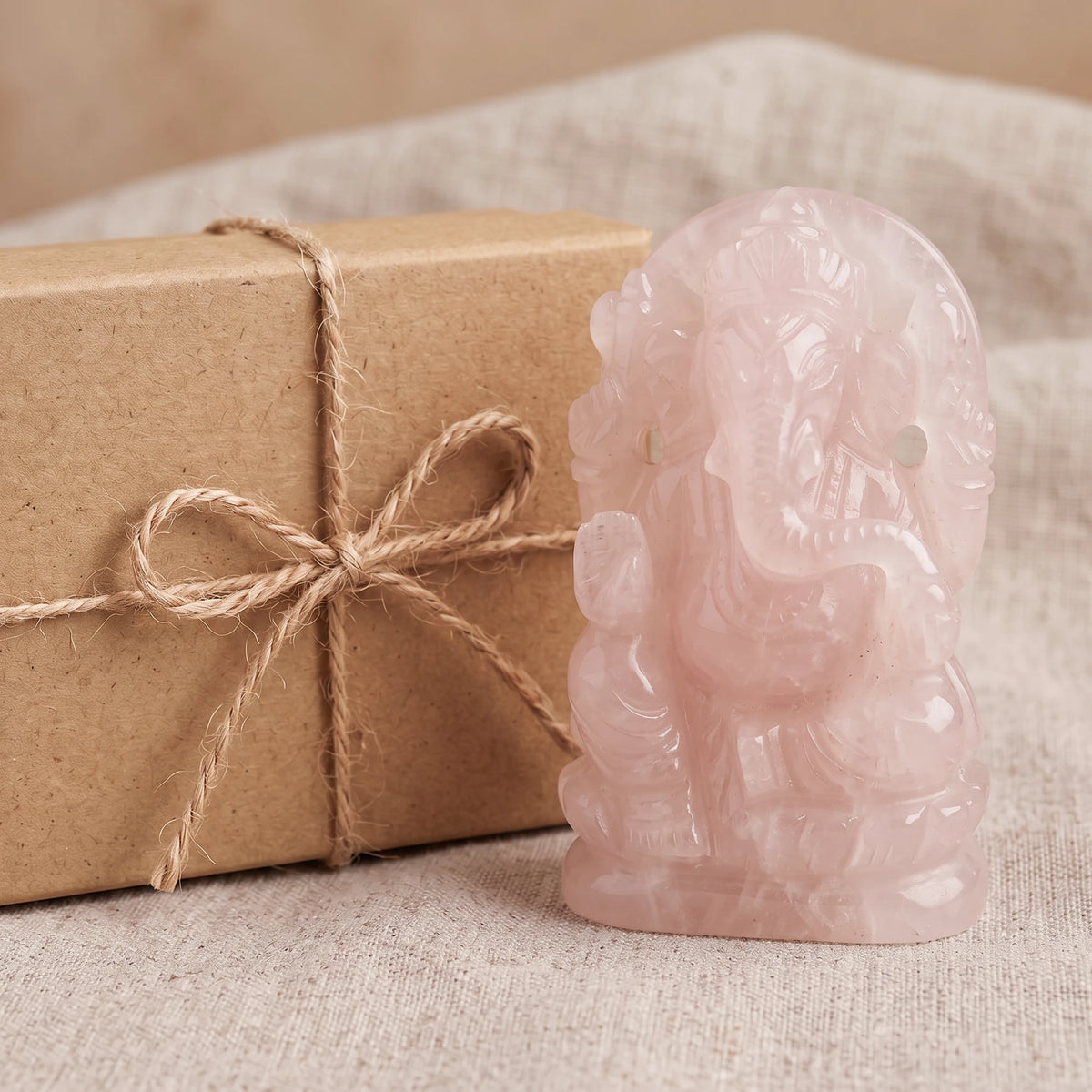 Ganesh en quartz rose dans une boîte cadeau kraft, idée cadeau de crémaillère