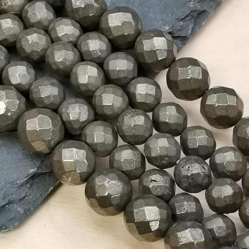 Perles de Pyrite facettées 4, 6, 8 et 10 mm — Fil de 36 cm