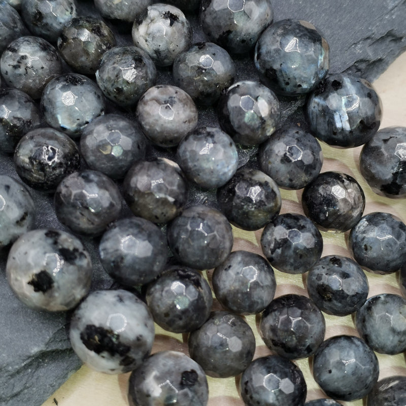 Perles de Larvikite facettées 4, 6, 8 et 10 mm — Fil de 36 cm