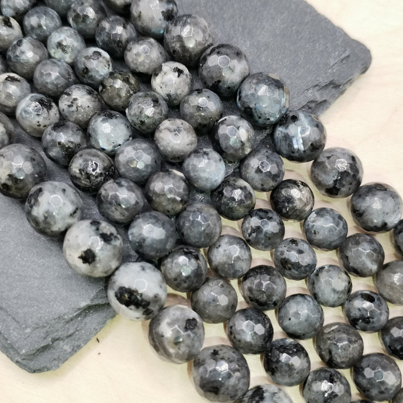 Perles naturelles de larvikite pour bijoux