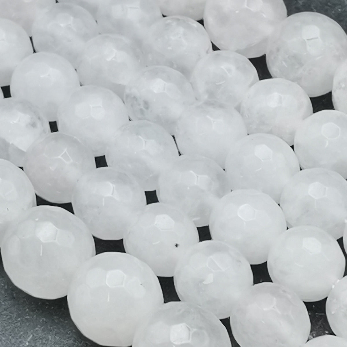 Perles de jade blanc néphrite en 4, 6, 8 et 10 mm