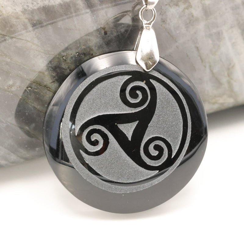Pendentif Triskell en Obsidienne Noire — Pierre naturelle du Mexique