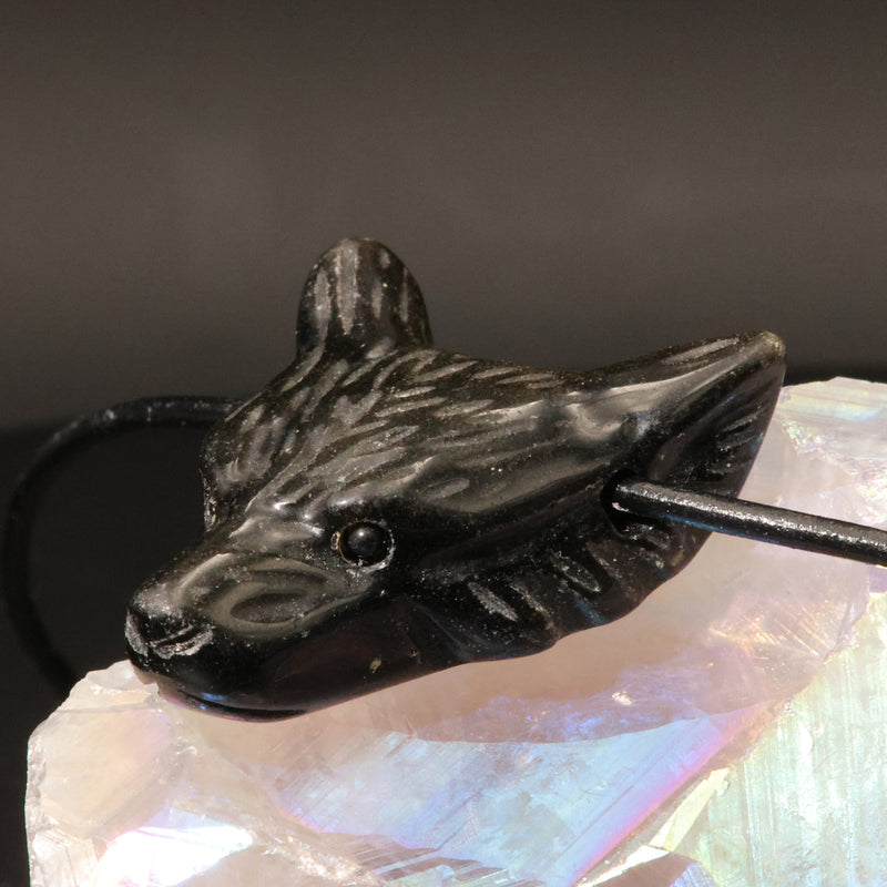 Dimensions du pendentif loup en obsidienne dorée, 30 x 35 mm
