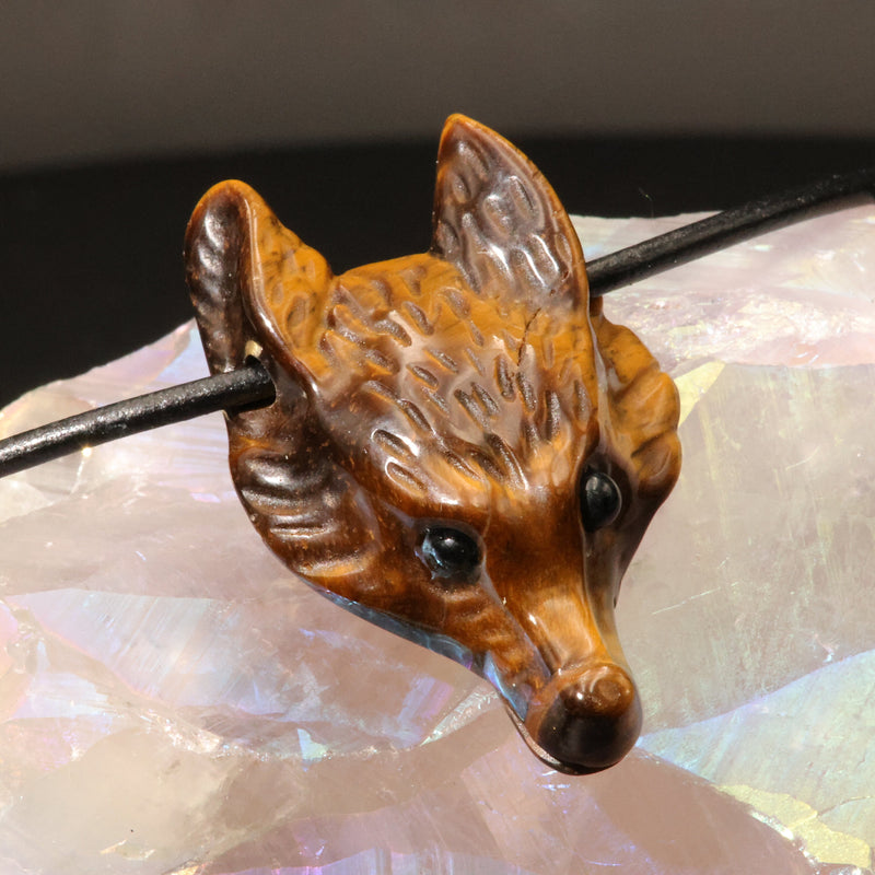 Dimensions du pendentif loup en œil de tigre, 25 x 35 mm