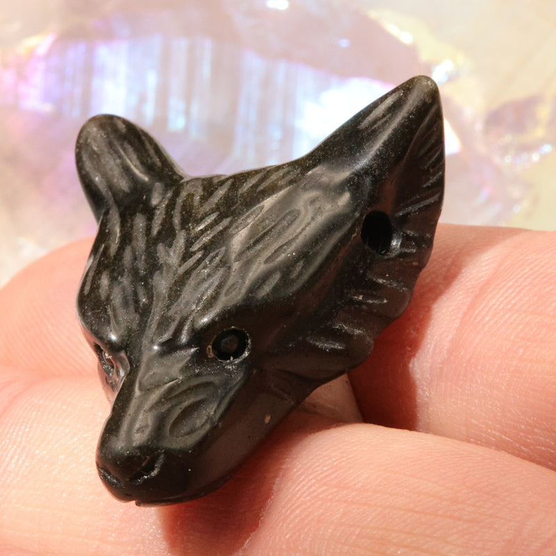 Pendentif loup obsidienne dorée avec son cordon ciré de 50 cm