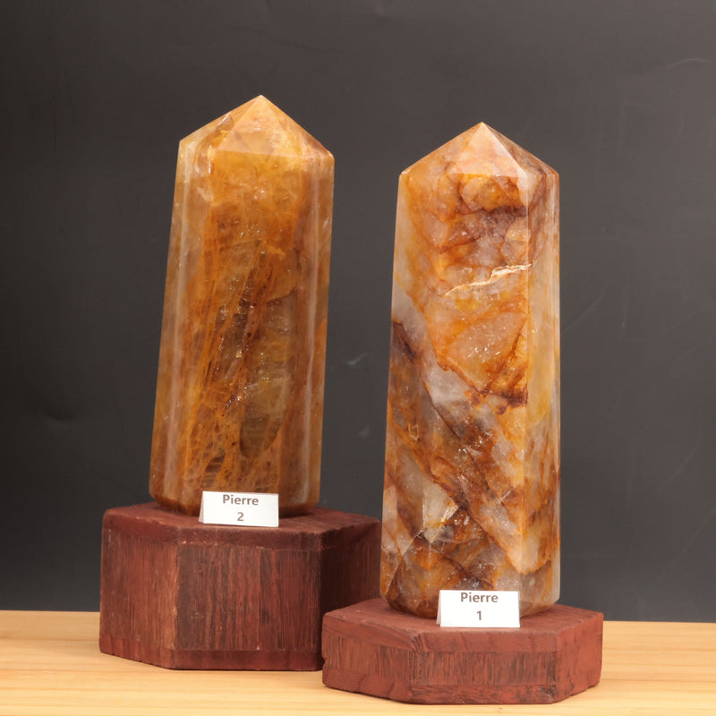 Inclusions d'oxyde de fer orangées dans le quartz hématoïde jaune