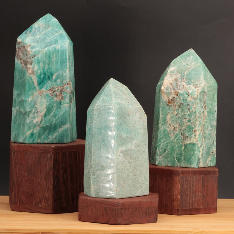 Pointe en Amazonite de Madagascar — Grand obélisque poli à la main