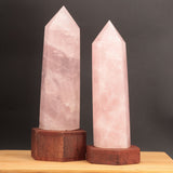 Pointe en Quartz Rose de Madagascar — Grand obélisque poli à la main