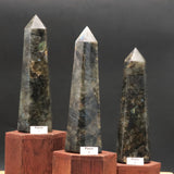 Pointe en Labradorite de Madagascar — Grand obélisque poli à la main