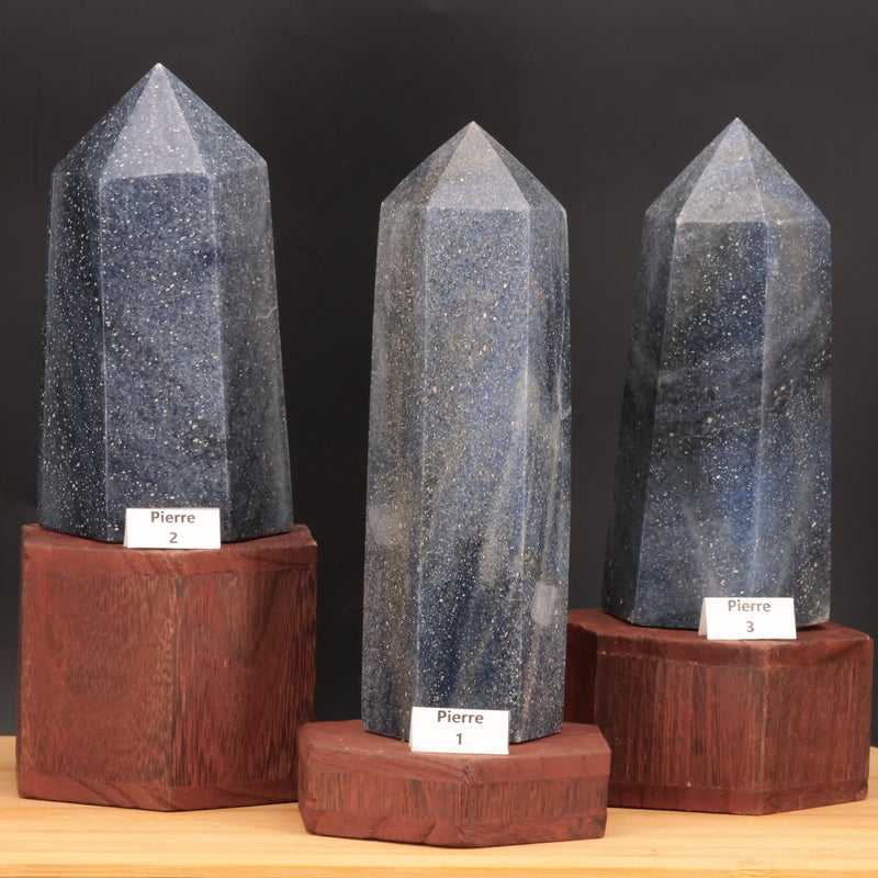 Bleu profond et veines claires de la lazurite naturelle de Madagascar
