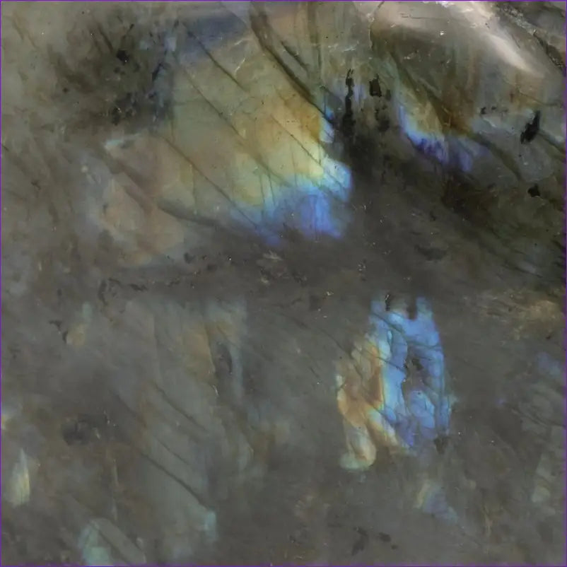 Labradorite 1,533Kg de Madagascar - La Pierre FR