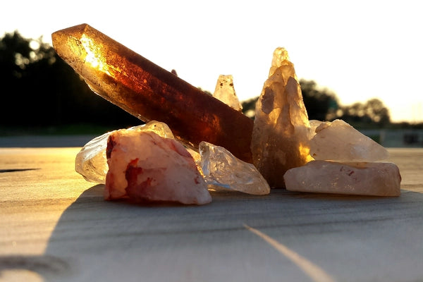 Présentation soignée de pierres naturelles – La Pierre FR