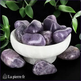 pierres roulées en Lépidolite naturelle. Taille 2-3 cm, origine Brésil. Idéale pour lithothérapie, apaisement émotionnel et équilibre énergétique.