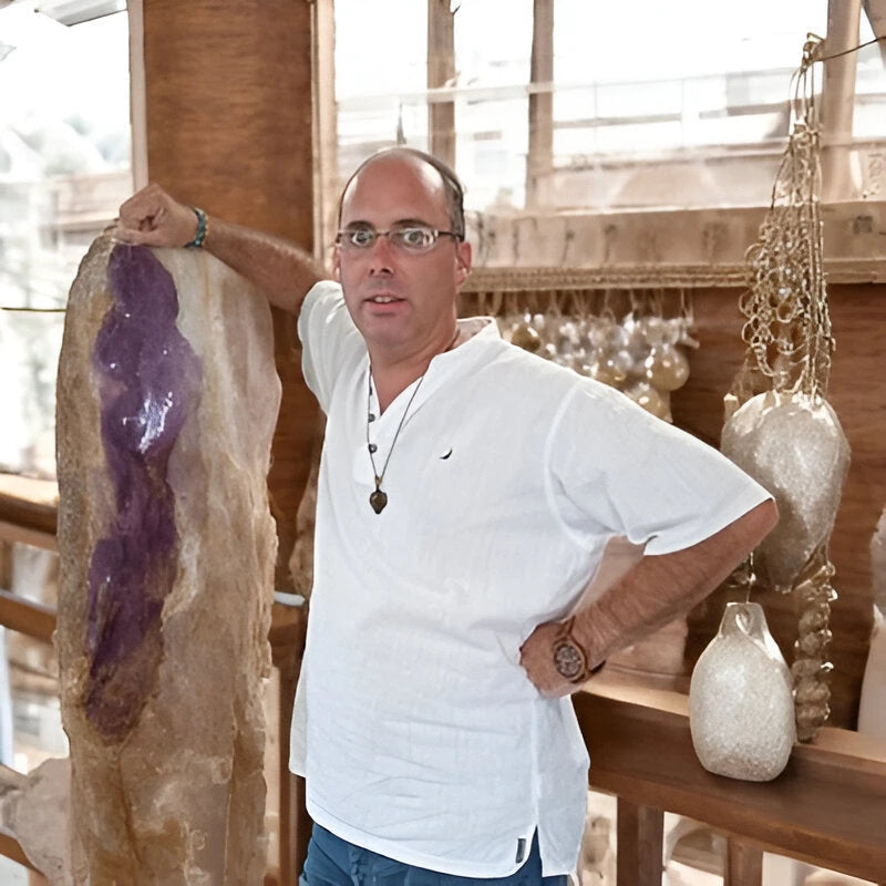 Olivier, fondateur de La Pierre Fr, gemmologue et expert en minéraux