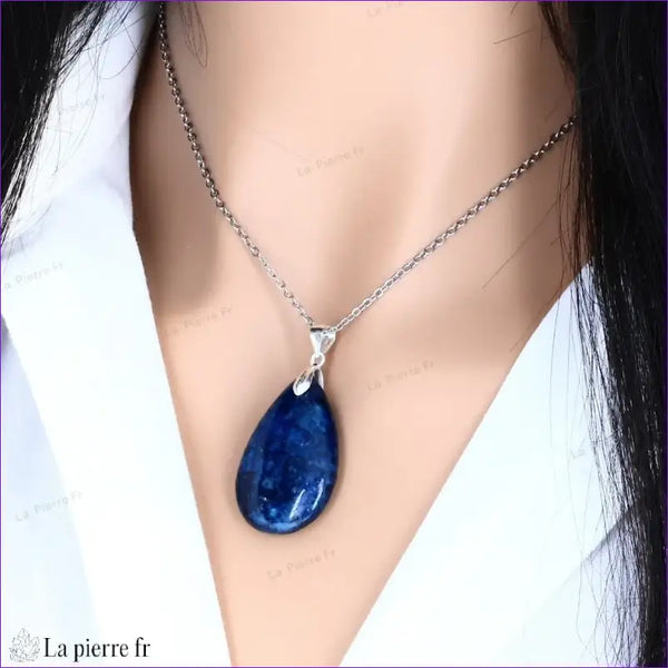 Collier avec Pendentif en pierre Apatite Bleue, Un Bijou de Protection et de Force - La Pierre Fr