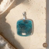 Pendentif Apatite Bleue Pièce Unique, Cabochon Forme Libre, Numéro au Choix