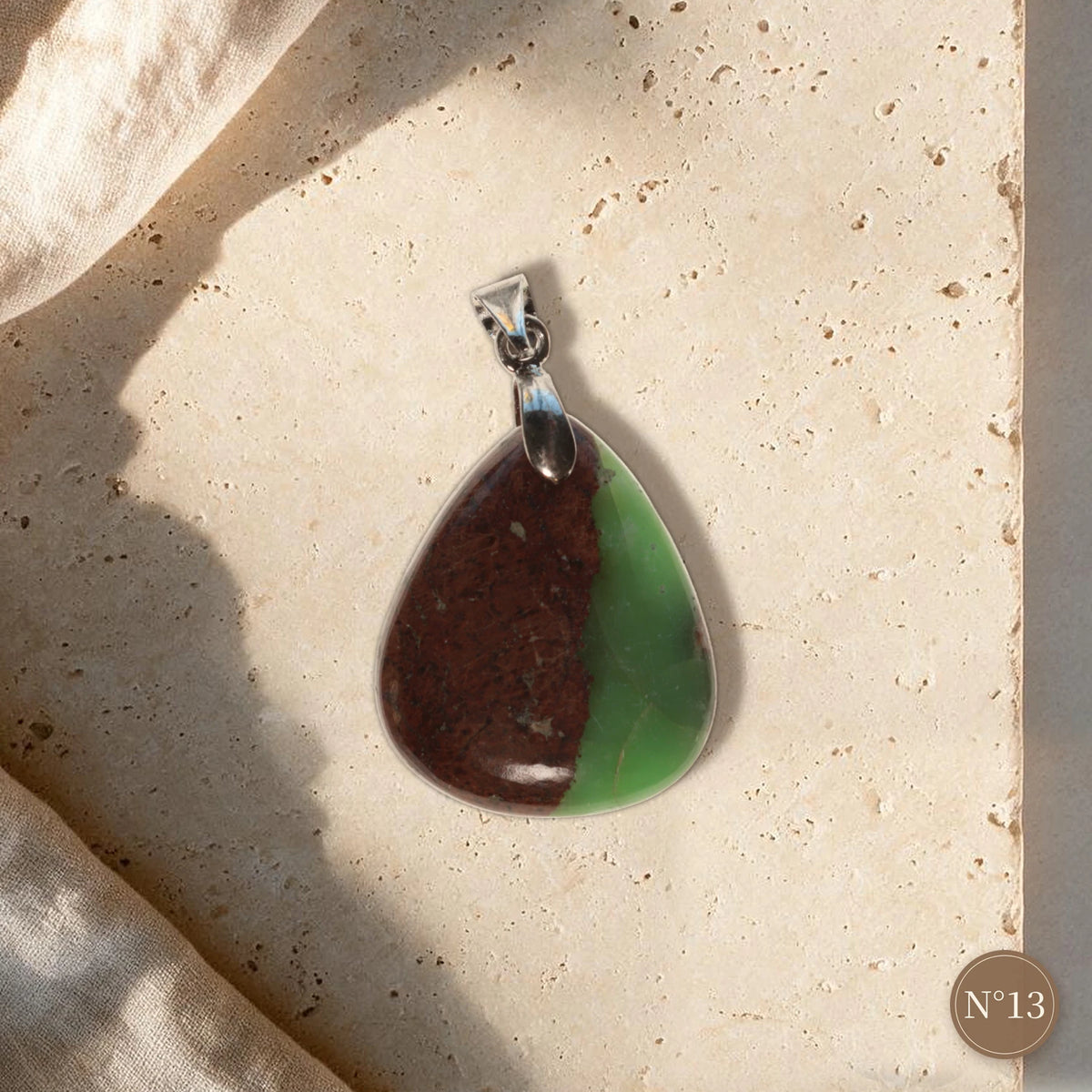 Pendentif pierre fine chrysoprase N°13, goutte large moitié brune, moitié vert vif