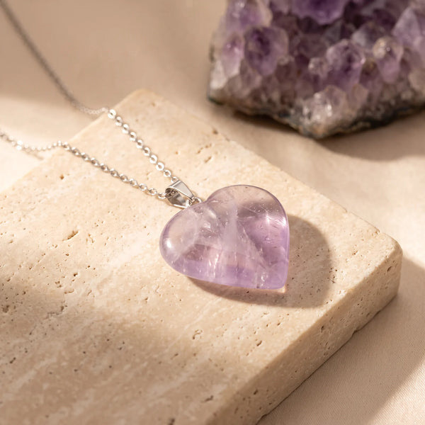 Pendentif cœur en améthyste du Brésil sur chaîne argentée, idée cadeau