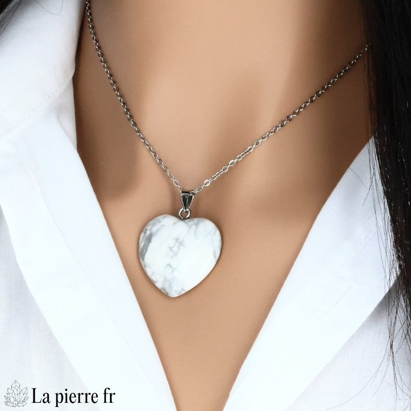 Pendentif cœur en Howlite, pierre naturelle pour la lithothérapie.