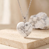 Pendentif Cœur Femme en Howlite Blanche 25 mm, Bélière Argentée