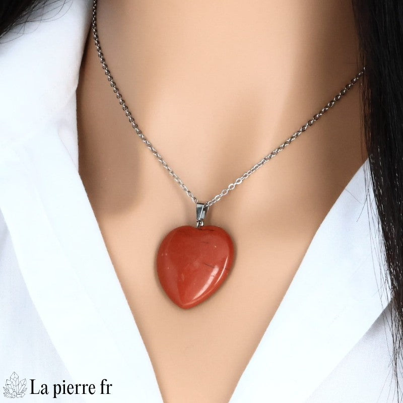 Pendentif cœur en Jaspe Rouge, pierre naturelle pour la lithothérapie.