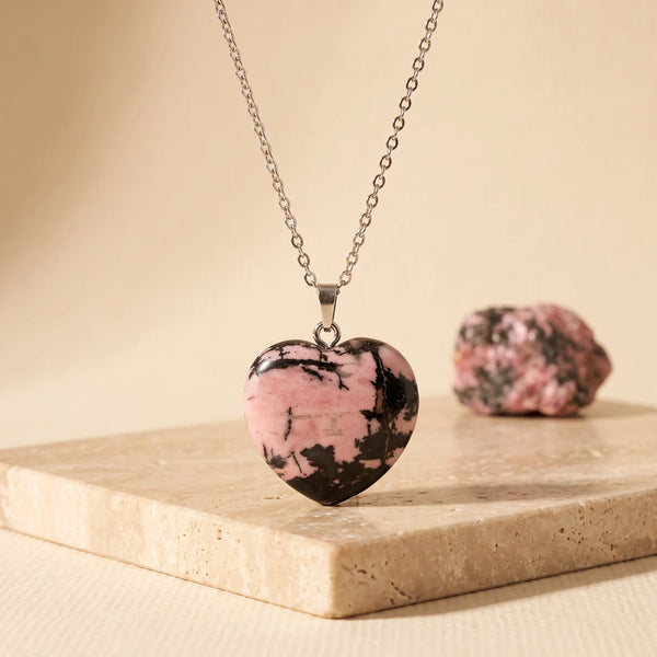 Pendentif cœur en rhodonite naturelle veinée de noir, idée cadeau bijou en pierre