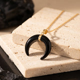 Pendentif Croissant de Lune en Onyx Noir Naturel, Lune Sculptée de 30 mm