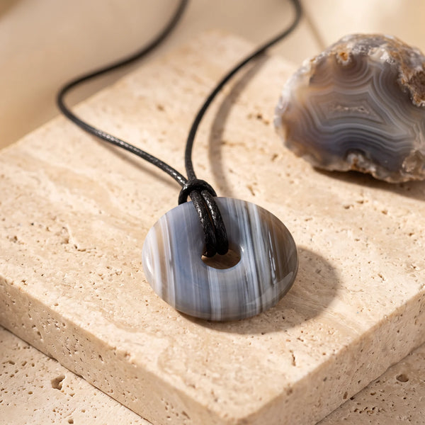 Pendentif donut en agate du Botswana grise rubanée, idée cadeau bijou en pierre naturelle
