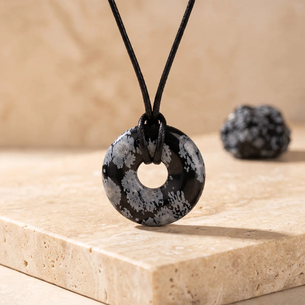Pendentif donut en obsidienne flocon de neige noire et grise, pierre véritable