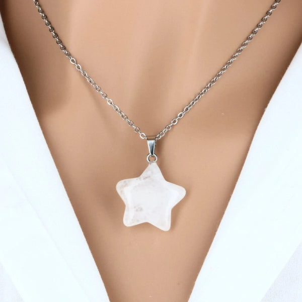 bijou étoile en cristal de roche taillé pierre claire naturelle