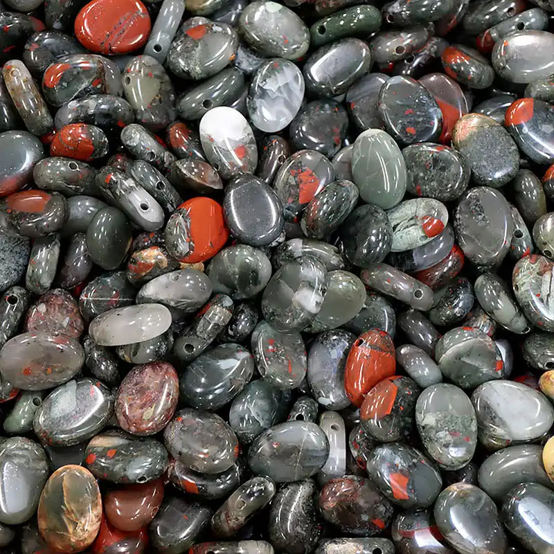 pendentif pierre percée jaspe héliotrope ovale vert sombre 20 à 30 mm