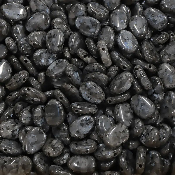 pendentif pierre percée larvikite ovale reflets argentés 20 à 30 mm