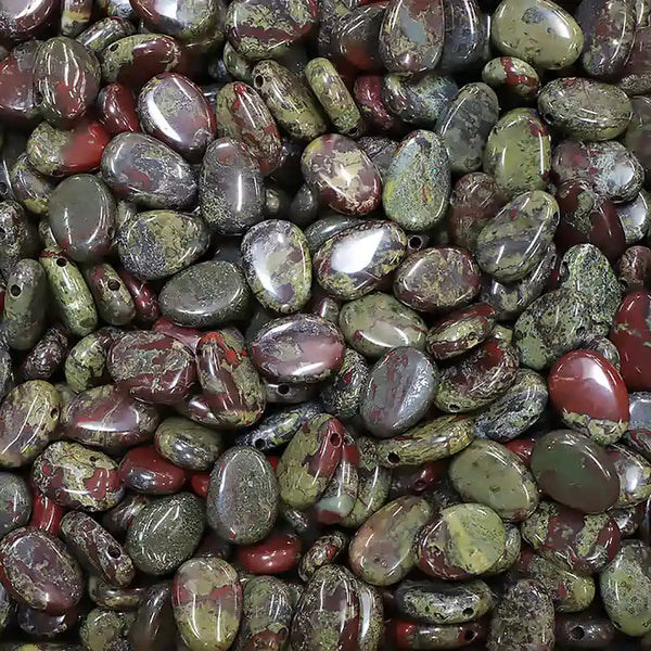 pendentif pierre percée pierre de sang jaspe sang de dragon ovale 20 à 30 mm