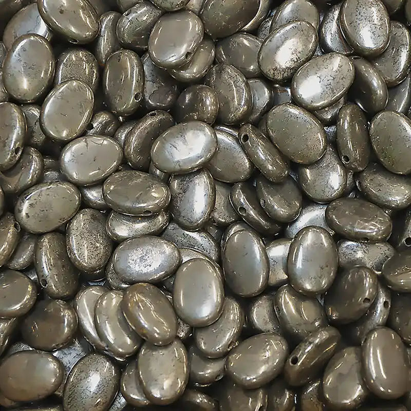 pendentif pierre percée pyrite ovale dorée métallique 20 à 30 mm