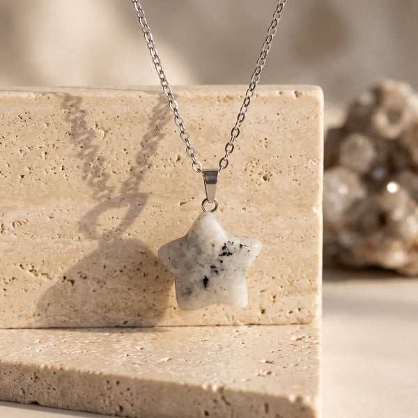 Pendentif étoile en labradorite blanche mouchetée, idée cadeau bijou en pierre naturelle