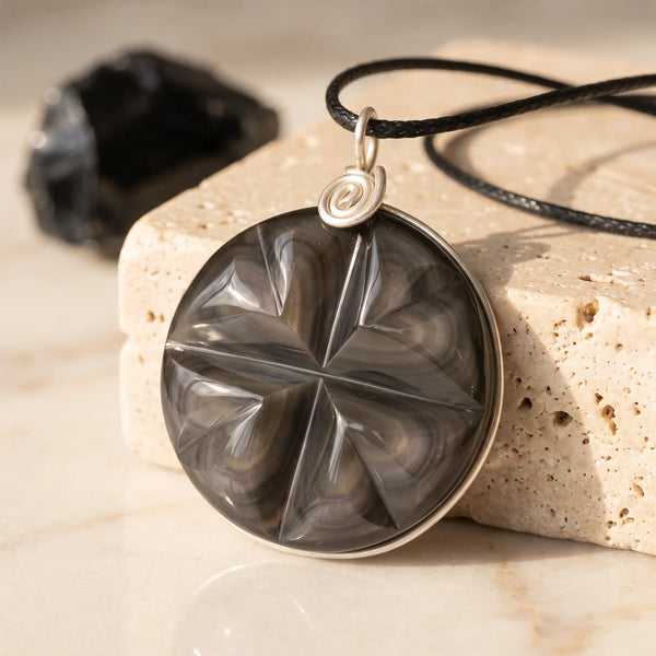 Pendentif étoile en obsidienne oeil céleste sculptée, idée cadeau pierre naturelle