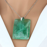 Pendentif Fluorine Verte – pierre verte translucide plate