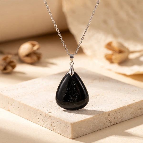 Pendentif tourmaline noire véritable, pierre polie sur bélière et chaîne argentées