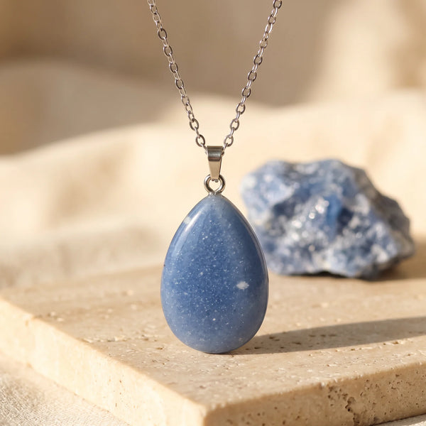 Pendentif goutte aventurine bleue mouchetée de blanc, idée cadeau bijou en pierre naturelle